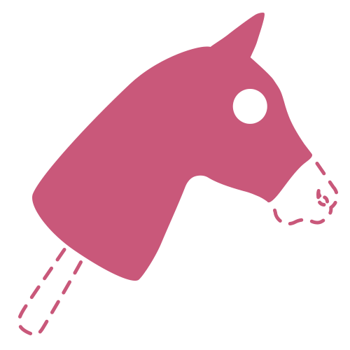 Semplice illustrazione rosa di una testa di Hobby Horse con occhio a bottone, base a bastone e linee tratteggiate che indicano parti mancanti su sfondo grigio chiaro.