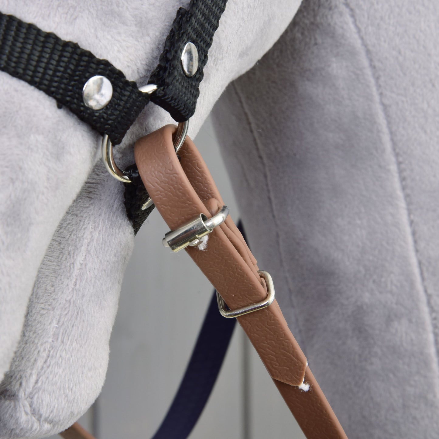 Reins rubberized brown purple