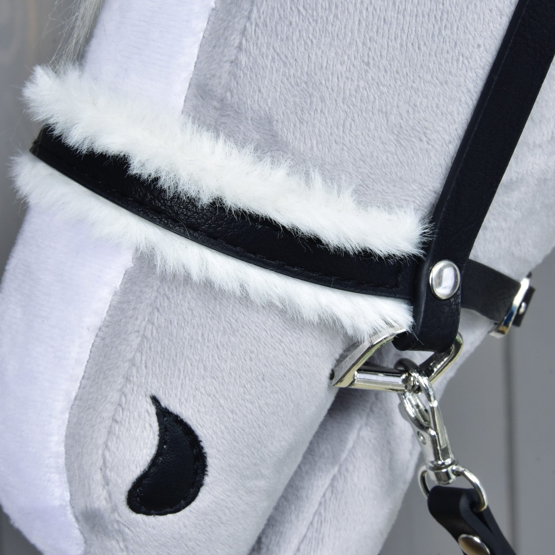 Complete bridle with fur