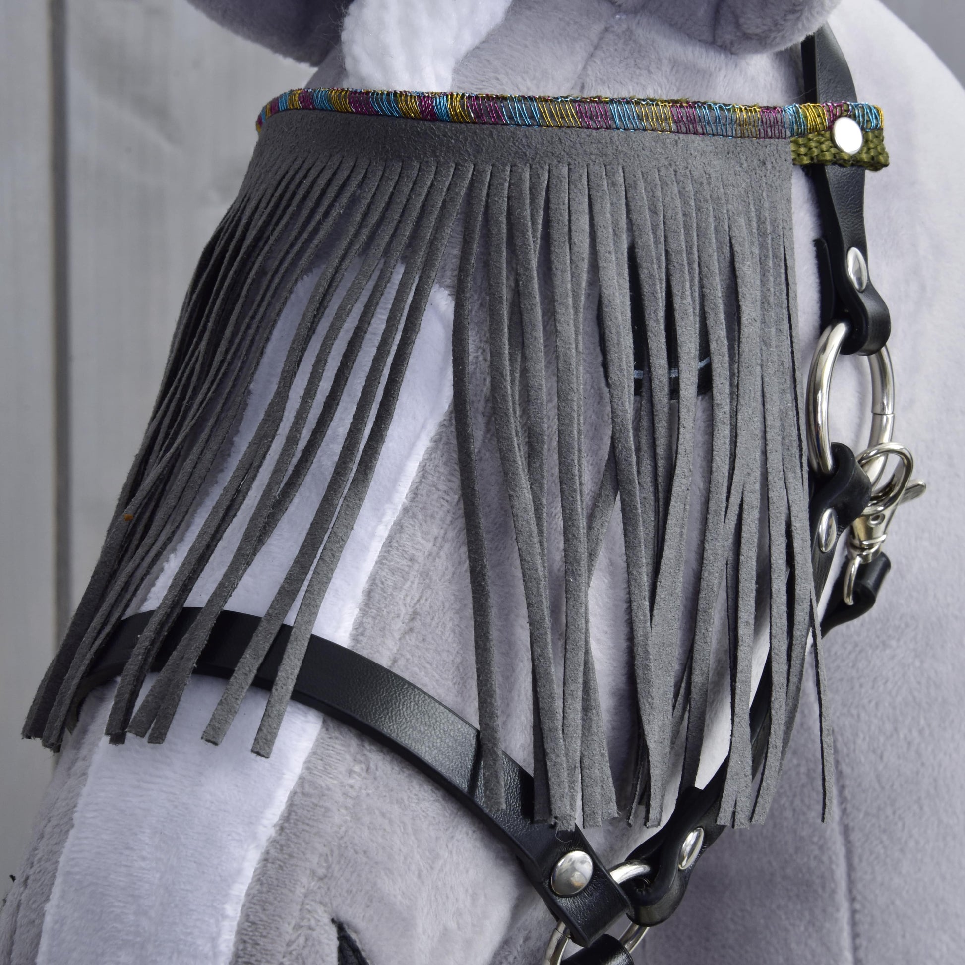 Halter black with grey fringes