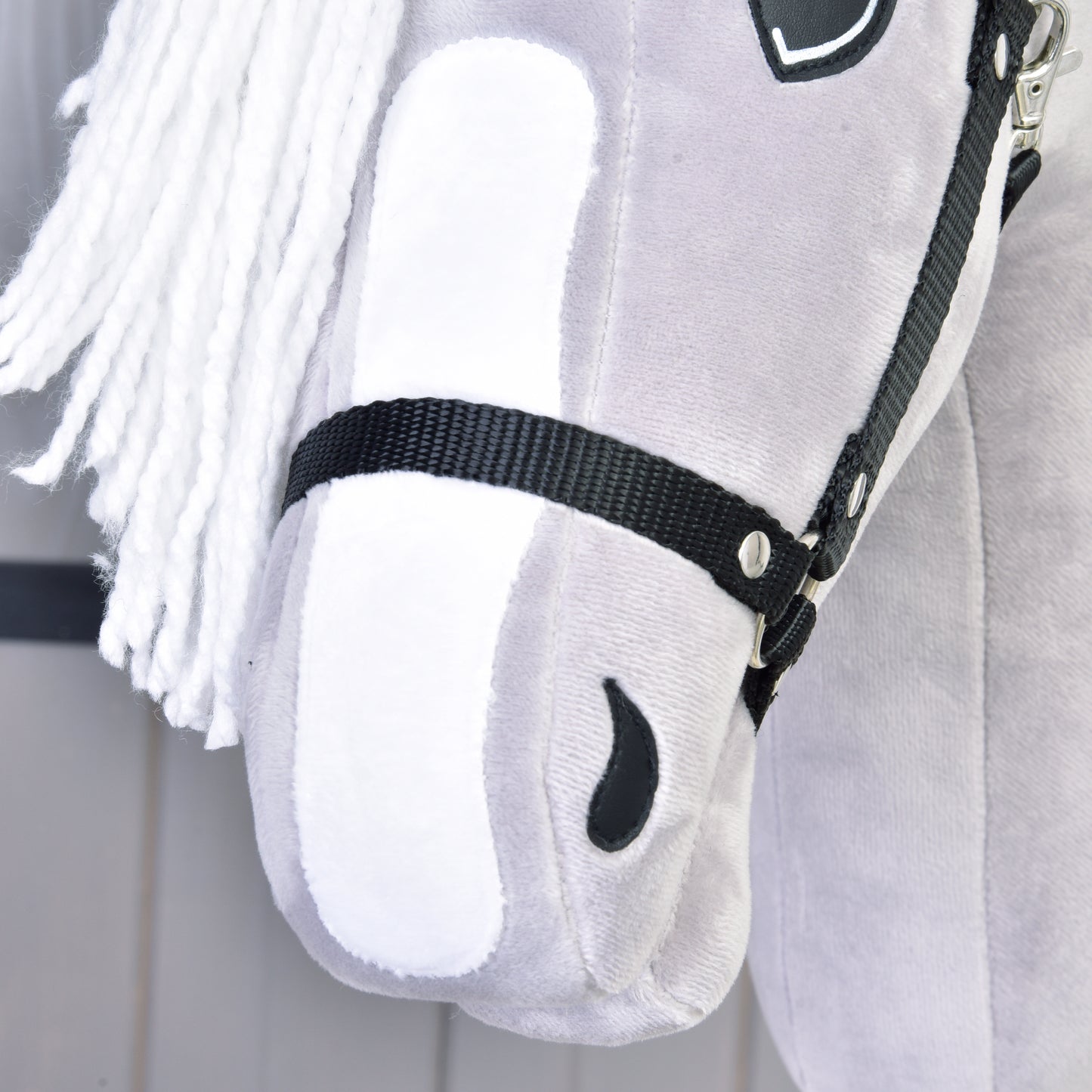 Hobby Horse Popcorn with Black Halter