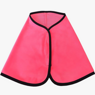 Coperta Rosa Neon (taglia M) di Hobby Horse LarDen, mantella rosa acceso con bordo nero e semplice chiusura frontale, mostrata distesa su uno sfondo bianco.