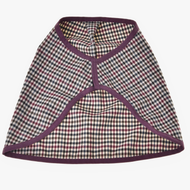 Coperta western Colorado di Hobby Horse LarDen, giacca senza maniche con bordo viola, con motivo a quadri di piccoli riquadri neri, rossi e beige su fondo bianco, ispirata ai classici design di coperte per Hobby Horse.