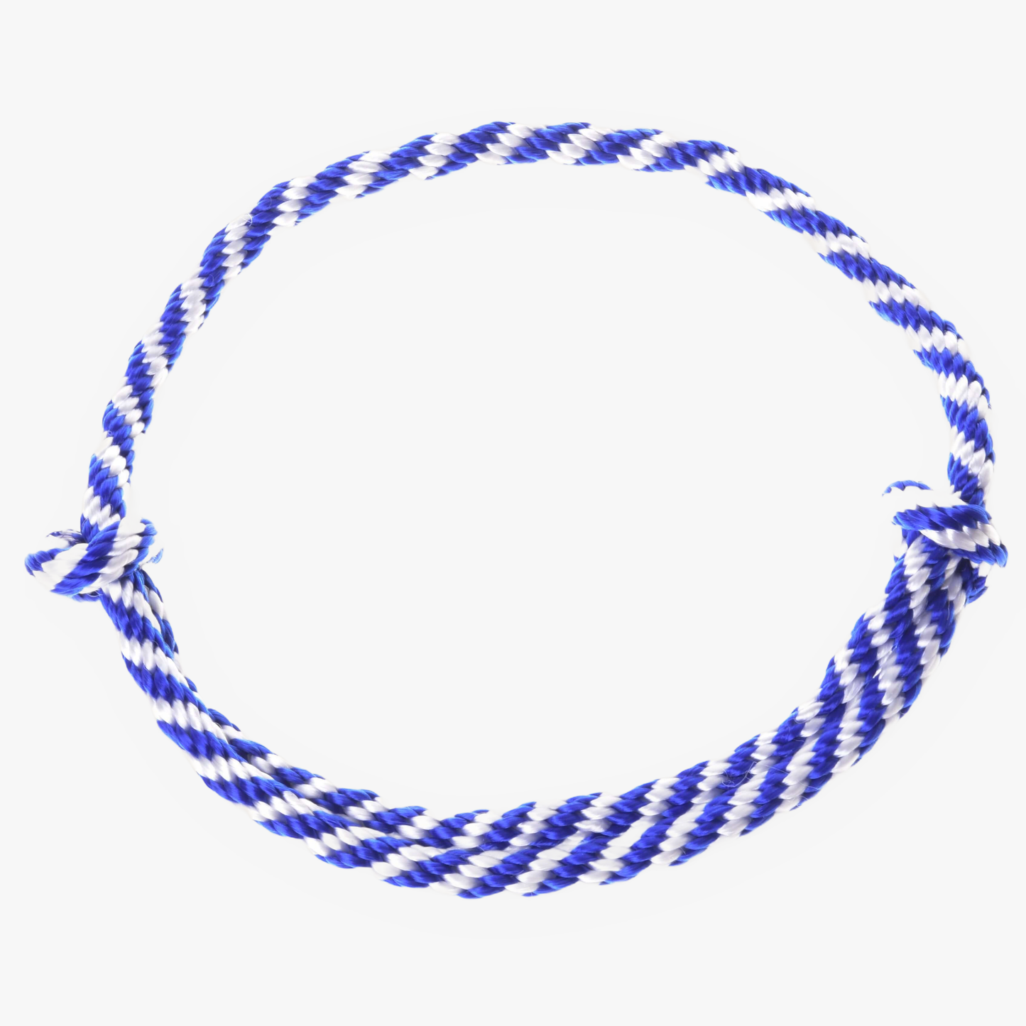 Cordeo a righe blu di Hobby Horse LarDen, corda attorcigliata blu e bianca con semplici nodi a ciascuna estremità, ideale per la monta senza briglia o per il gioco con Hobby Horse, mostrata arrotolata su uno sfondo bianco.