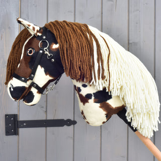 Hobby Horse Dakota con cavezza nera