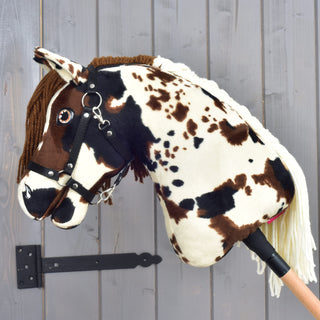 Hobby Horse Dakota con cavezza nera