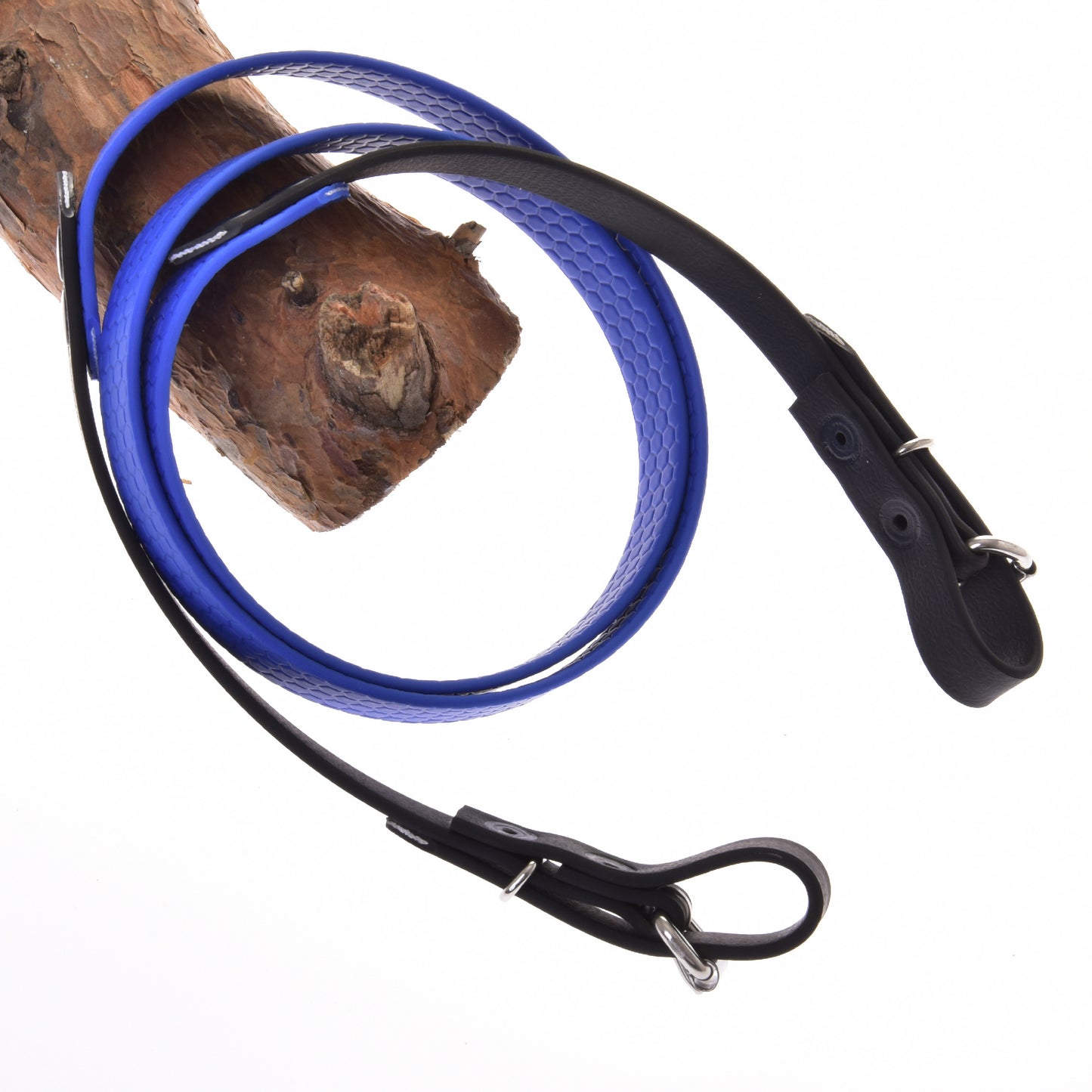 Rubberized reins blue